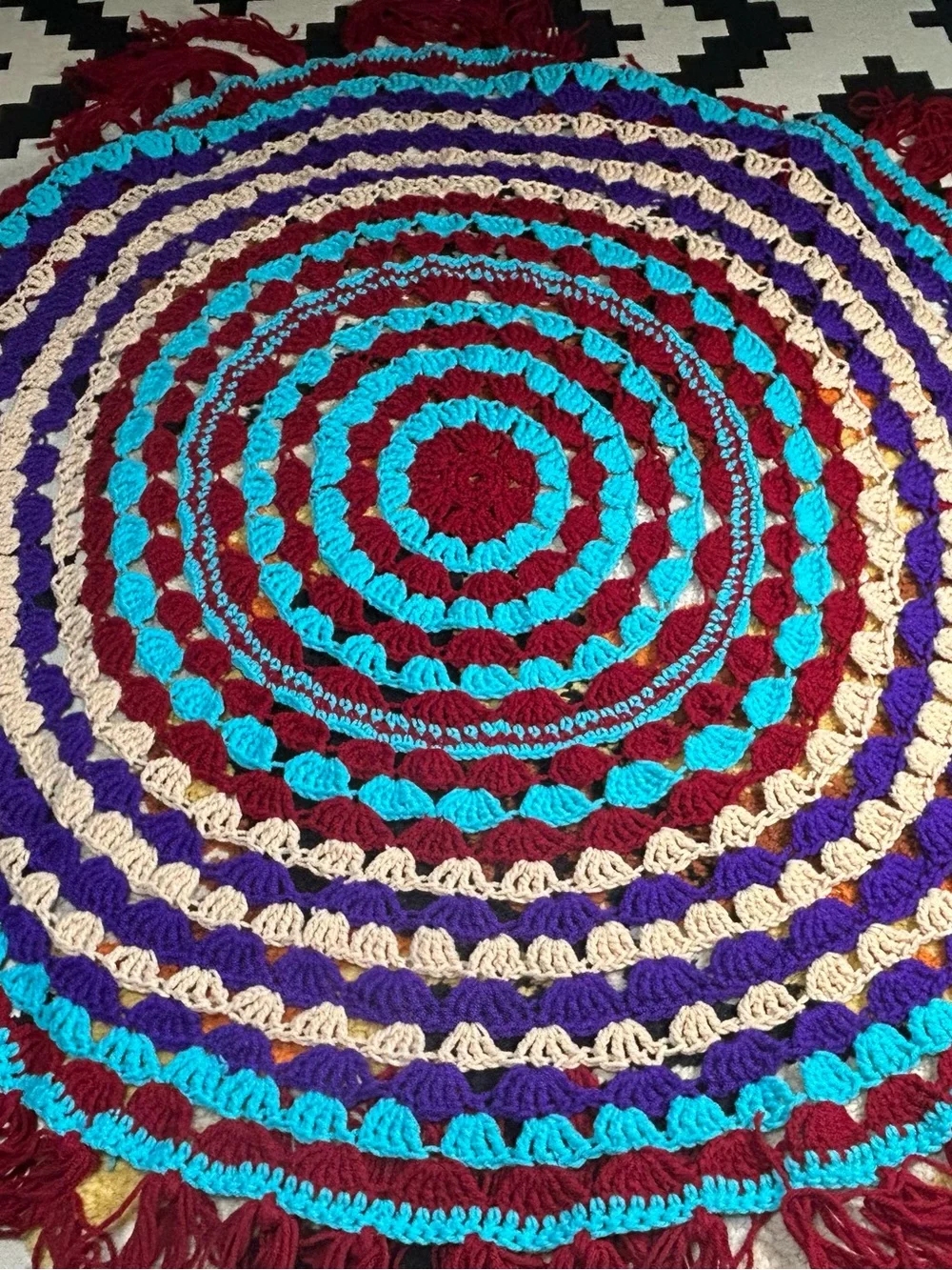 Circle, granny blanket!!